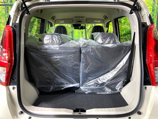 ���i�̂���������ʋ΁A���}���ɏ\���ȉ׎��X�y�[�X���m�ۂ��Ă���܂��B�Z�J���h�V�[�g��|���ƁA�傫�ȉו��̐ύڂ��\�ł���