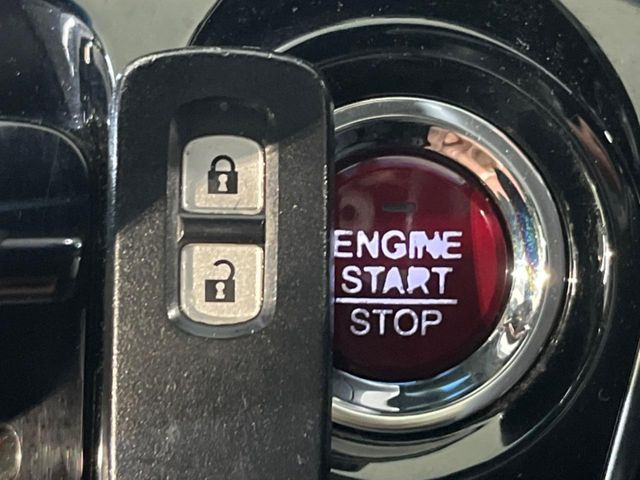 �yHonda�X�}�[�g�L�[�z�J�o����|�P�b�g�ɓ��ꂽ�܂܂ł��h�A�̎{���E�������\�ȃX�}�[�g�L�[�𑕔��B�G���W���̃I���E�I�t�����J�M�����o���K�v����������Ƃ��Ă��֗��ł���