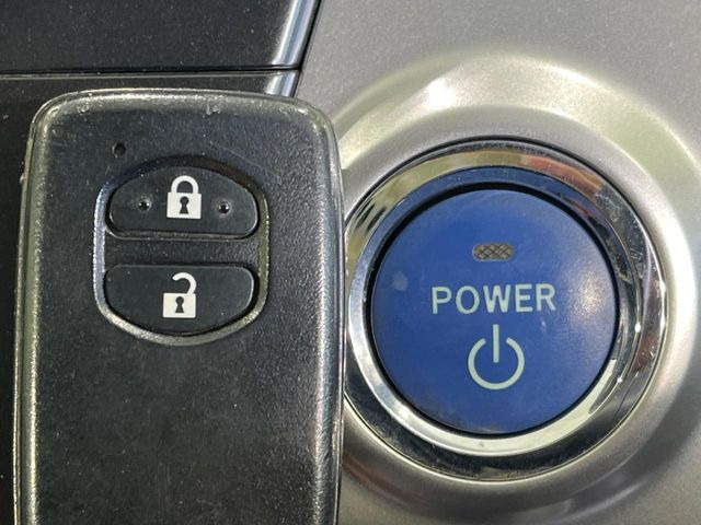 �y�X�}�[�g�L�[�z�J�o����|�P�b�g�ɓ��ꂽ�܂܂ł��h�A�̎{���E�������\�ȃX�}�[�g�L�[�𑕔��B�G���W���̃I���E�I�t�����J�M�����o���K�v����������Ƃ��Ă��֗��ł���