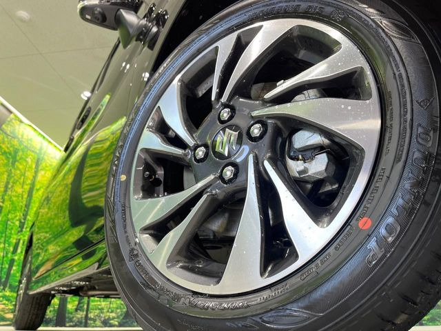 �y����15�C���`�A���~�z�C�[���z�O�ςɃ}�b�`���������A���~�z�C�[���𑕒����Ă���܂��B�e��ЊO�A���~�z�C�[����A�X�^�b�h���X�^�C�����戵�����Ă���܂��B���񂲑��k����������