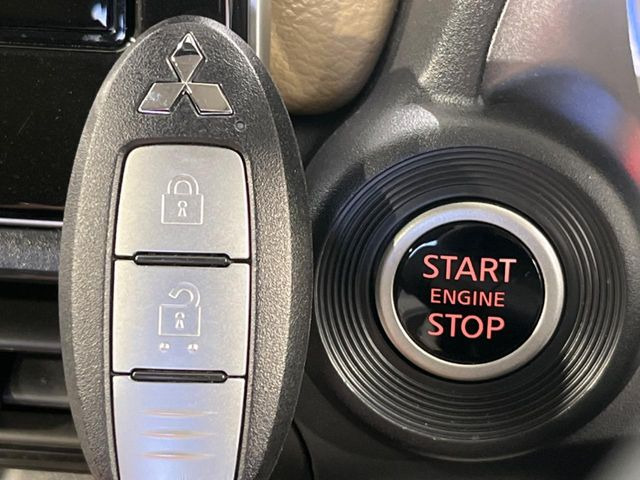 �y�I�y���[�V�����L�[�z�J�o����|�P�b�g�ɓ��ꂽ�܂܂ł��h�A�̎{���E�������\�ȃX�}�[�g�L�[�𑕔��B�G���W���̃I���E�I�t�����J�M�����o���K�v����������Ƃ��Ă��֗��ł���