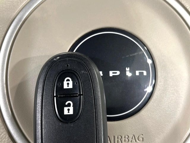 �y�L�[���X�X�^�[�g�V�X�e���z�J�o����|�P�b�g�ɓ��ꂽ�܂܂ł��h�A�̎{���E�������\�ȃX�}�[�g�L�[�𑕔��B�G���W���̃I���E�I�t�����J�M�����o���K�v����������Ƃ��Ă��֗��ł���