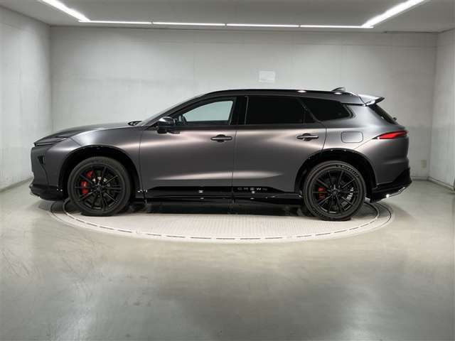 クラウンエステート2.5 RS ザ リミテッド マット メタル E-Four 4WD