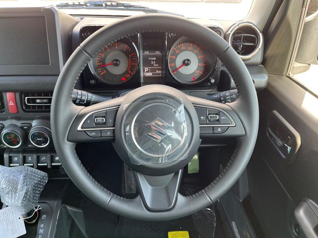 �y�����v�����X�e�A�����O�z�㎿�Ȋv���g�p���邱�ƂŁA��ɂ����������݂ƂĂ��^�]���₷���n���h���ł���