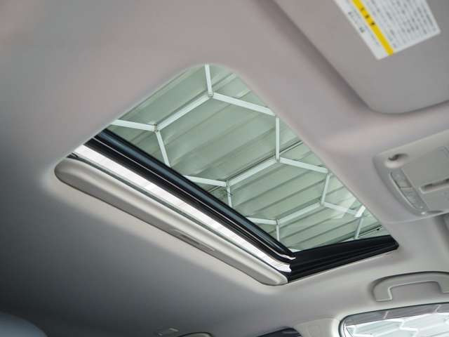 ティアナ2.5 XV ナビAVMパッケージ