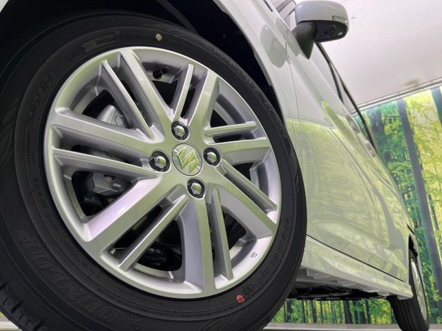 �y����15�C���`�A���~�z�C�[���z�O�ςɃ}�b�`���������A���~�z�C�[���𑕒����Ă���܂��B�e��ЊO�A���~�z�C�[����A�X�^�b�h���X�^�C�����戵�����Ă���܂��B���񂲑��k����������