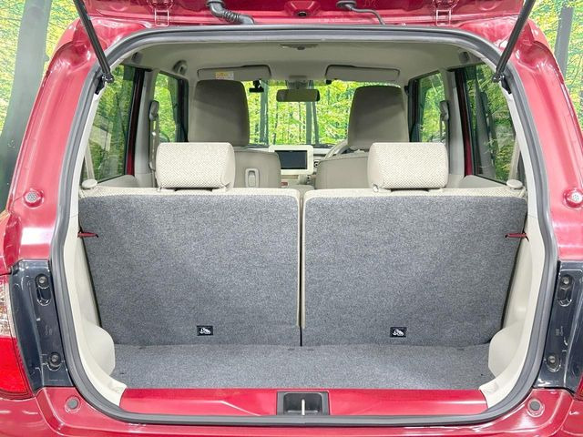 ���i�̂���������ʋ΁A���}���ɏ\���ȉ׎��X�y�[�X���m�ۂ��Ă���܂��B�Z�J���h�V�[�g��|���ƁA�傫�ȉו��̐ύڂ��\�ł���