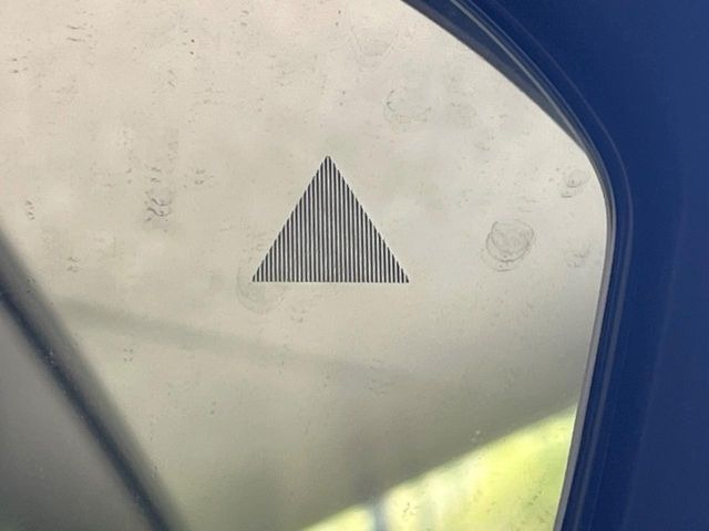 �y������p���m�z���s���A�h�A�~���[�̎��p�ɂȂ�₷���ӏ��Ɍ㑱�Ԃ��ڋ߂���ƃT�C�h�~���[�t�߂Ɍx����\���A�h���C�o�[�ɒ��ӊ��N�����Ă���܂��B