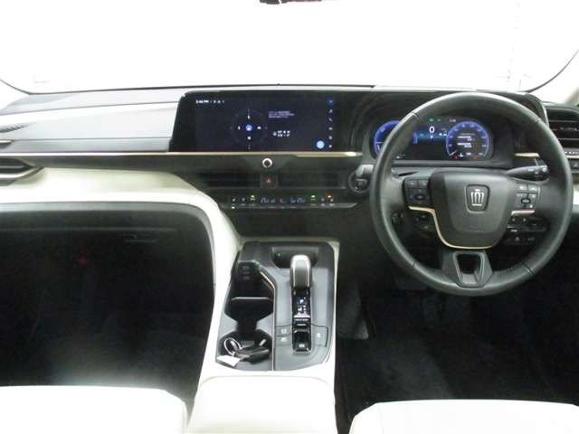 クラウンクロスオーバー2.5 G アドバンスト レザー パッケージ E-Four 4WD