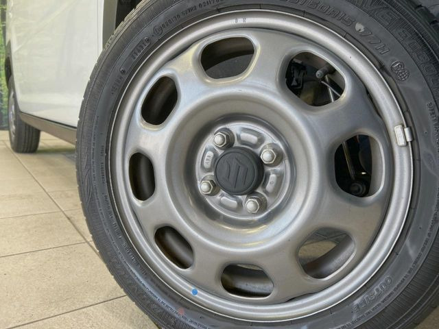 �y����15�C���`�A���~�z�C�[���z�O�ςɃ}�b�`���������A���~�z�C�[���𑕒����Ă���܂��B�e��ЊO�A���~�z�C�[����A�X�^�b�h���X�^�C�����戵�����Ă���܂��B���񂲑��k����������