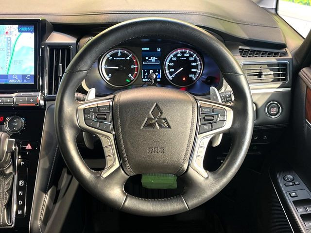 �y�����v�����X�e�A�����O�z�㎿�Ȋv���g�p���邱�ƂŁA��ɂ����������݂ƂĂ��^�]���₷���n���h���ł���