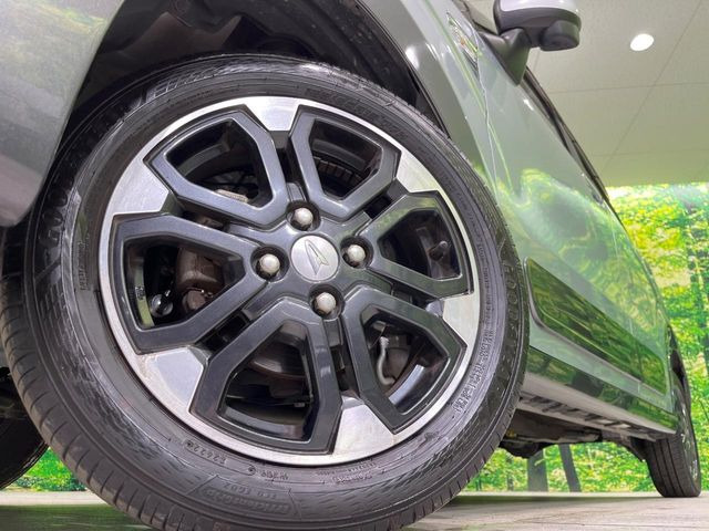 �y����15�C���`�A���~�z�C�[���z�O�ςɃ}�b�`���������A���~�z�C�[���𑕒����Ă���܂��B�e��ЊO�A���~�z�C�[����A�X�^�b�h���X�^�C�����戵�����Ă���܂��B���񂲑��k����������