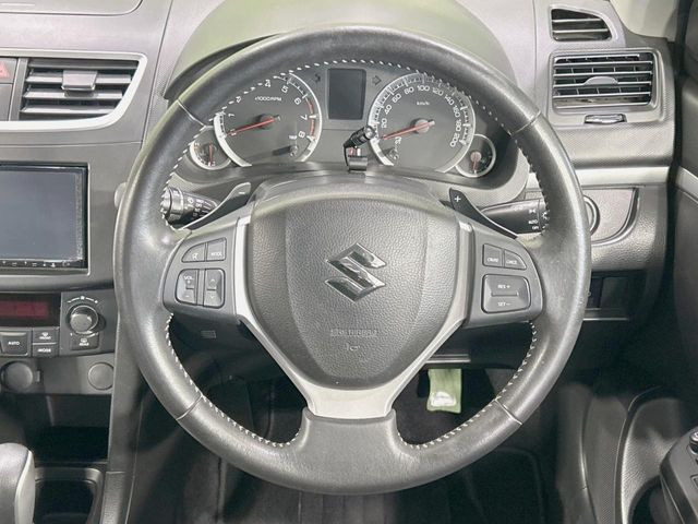 �y�X�e�A�����O�X�C�b�`�z�^�]���A�O������ڐ������炷���ƂȂ��A�I�[�f�B�I���̑��삪�\�ȕ֗��@�\!���S&���K�ȃh���C�u�����o���Ă���܂���