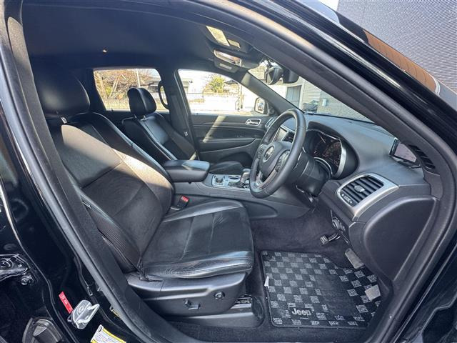 グランドチェロキーアルティテュード 4WD