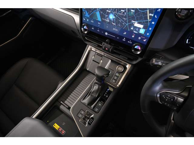 �g���^�����h�N���[�U�[250���x�[�X�Ƀ��N�T�XLX�ł����Ȃ��݂̔r�C��3444cc�̃G���W���𓋍�