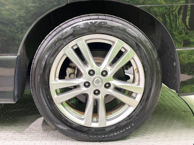 �y����18�C���`�A���~�z�C�[���z�O�ςɃ}�b�`���������A���~�z�C�[���𑕒����Ă���܂��B�e��ЊO�A���~�z�C�[����A�X�^�b�h���X�^�C�����戵�����Ă���܂��B���񂲑��k����������