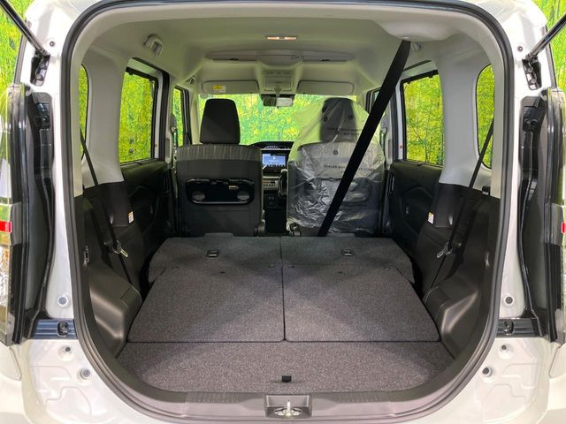 ���i�̂���������ʋ΁A���}���ɏ\���ȉ׎��X�y�[�X���m�ۂ��Ă���܂��B�Z�J���h�V�[�g��|���ƁA�傫�ȉו��̐ύڂ��\�ł���