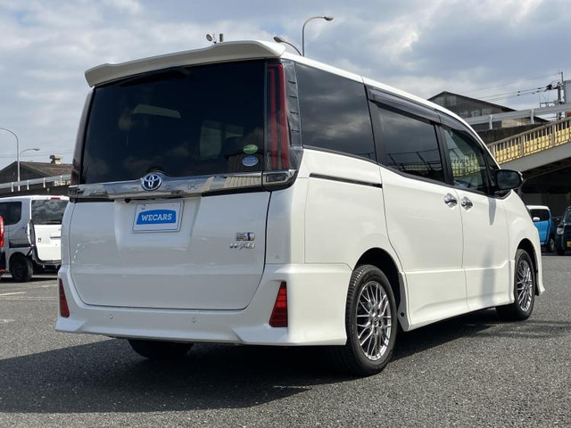 ノア1.8 ハイブリッド Si W×B III