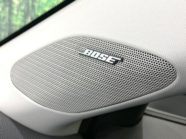 �yBOSE�T�E���h�V�X�e���z���[�J�[�I�v�V�����̍��i�ʃT�E���h�V�X�e���𓋍ځB��p�̃`���[�j���O���{���ꂽ�召�l�X�ȃX�s�[�J�[����ǎ��ȃT�E���h���t�ł��A�Տꊴ���ӂ�鉹����Ԃ����o���܂��B