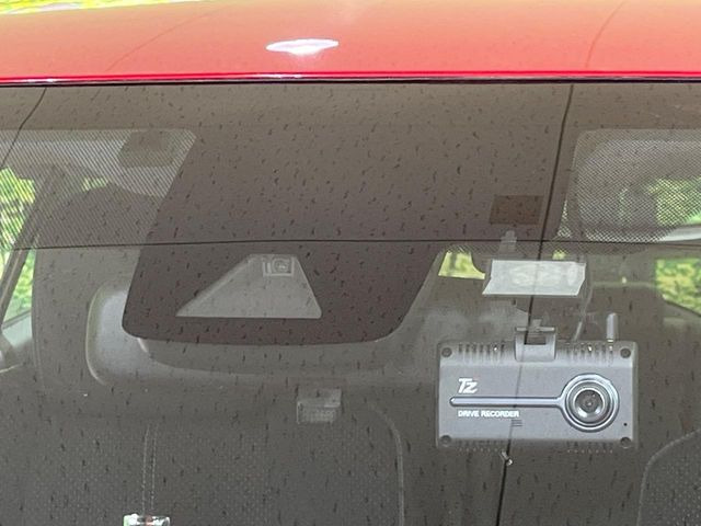 �y�g���^�Z�[�t�e�B�Z���X�z���s���ɑO���̎ԗ�����F�����A�Փ˂������Ȏ��͌x��ƃu���[�L�ŏՓˉ���Ɣ�Q�y�����A�V�X�g�B�����S�Ƀh���C�u�����y���݂��������܂��B