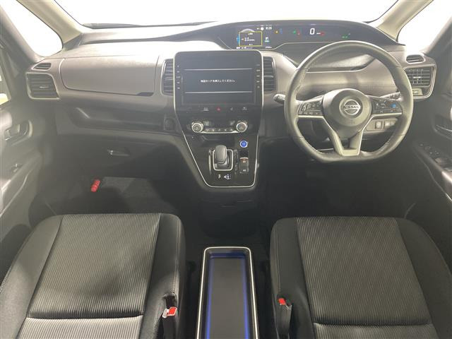 セレナ1.2 e-POWER ハイウェイスターV アーバンクロム