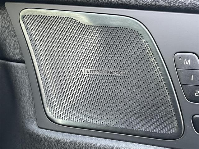 XC60B5 AWD インスクリプション 4WD