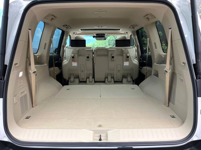 【パワーバックドア】スマートキーや運転席のボタンを押すだけでリアゲートが自動で開閉します!荷物を持っている時や、高い位置にあるバックドアを閉める際に便利な機能です♪