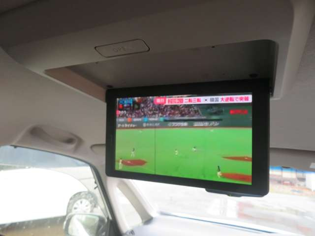 セレナ2.0 ハイウェイスター V エアロモード+Safety II 4WD