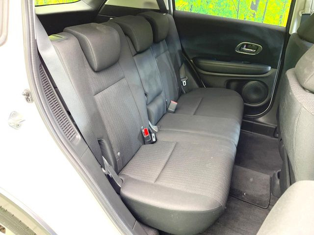 後部座席も気になるようなキズ・汚れやへたり等、大きなダメージはなく、良好な状態です。