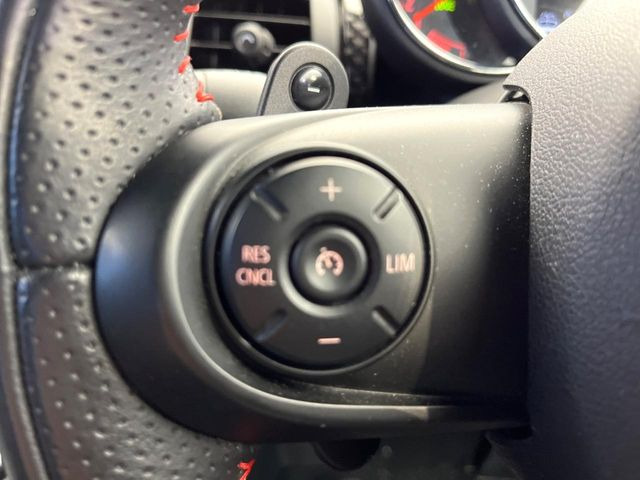 ���I�[�g�N���[�Y�R���g���[��:�������H�⎩���Ԑ�p���H���ɂāA�葬���q���\�ƂȂ�֗��ȋ@�\�ł��B�������ړ��̍ۂł����ɂ����֗��ɂ��g�����������܂���