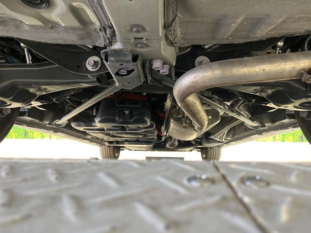 安心の最長10年・走行無制限保証(有償)をご用意。保証内容も充実はもちろん、無料点検&オイル交換や、年中無休の全国・24時間ロードサービスも付帯されておりますのでご安心下さい。