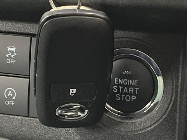 �y�L�[�t���[�V�X�e���z�J�o����|�P�b�g�ɓ��ꂽ�܂܂ł��h�A�̎{���E�������\�ȃX�}�[�g�L�[�𑕔��B�G���W���̃I���E�I�t�����J�M�����o���K�v����������Ƃ��Ă��֗��ł���