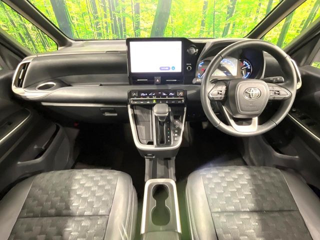 ヴォクシー1.8 ハイブリッド S-Z