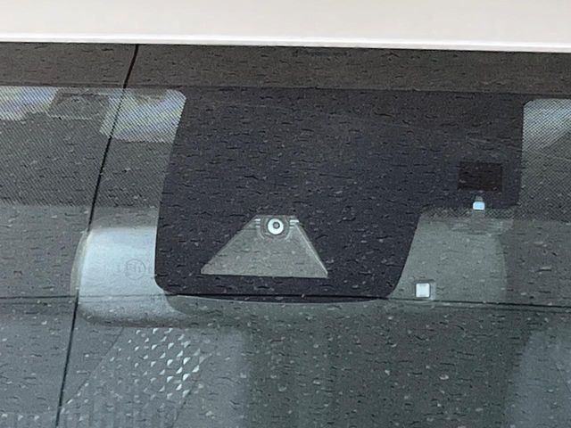 �y�g���^�Z�[�t�e�B�Z���X�z���s���ɑO���̎ԗ�����F�����A�Փ˂������Ȏ��͌x��ƃu���[�L�ŏՓˉ���Ɣ�Q�y�����A�V�X�g�B�����S�Ƀh���C�u�����y���݂��������܂��B