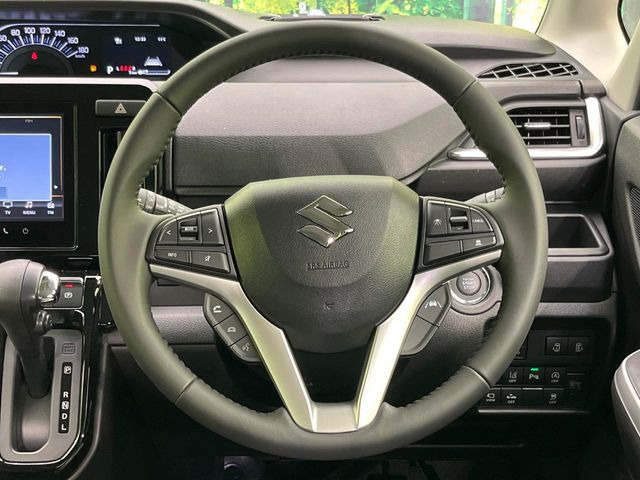 �y�X�e�A�����O�X�C�b�`�z�^�]���A�O������ڐ������炷���ƂȂ��A�I�[�f�B�I���̑��삪�\�ȕ֗��@�\!���S&���K�ȃh���C�u�����o���Ă���܂���