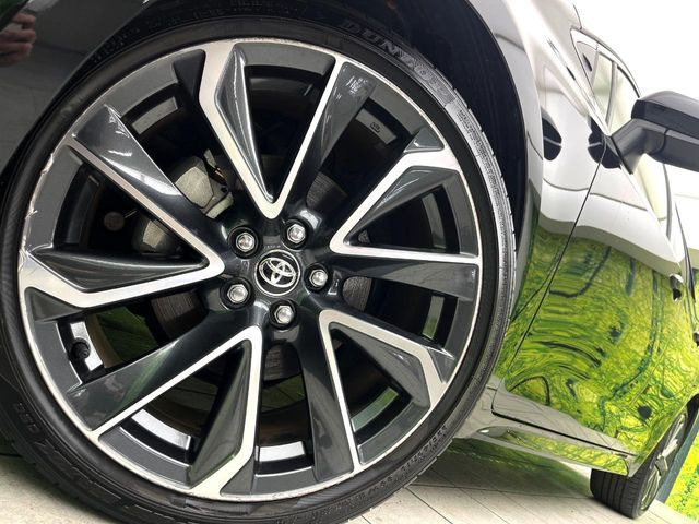 �y����18�C���`�A���~�z�C�[���z�O�ςɃ}�b�`���������A���~�z�C�[���𑕒����Ă���܂��B�e��ЊO�A���~�z�C�[����A�X�^�b�h���X�^�C�����戵�����Ă���܂��B���񂲑��k����������