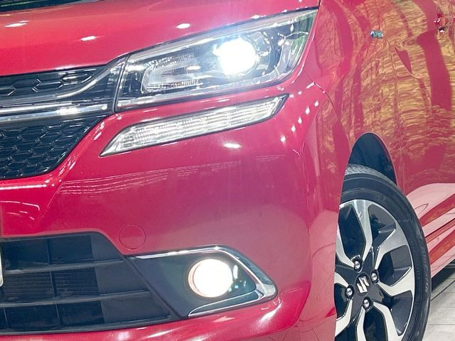 �yLED�w�b�h���C�g�z���V����ԑ��s�����ǍD�Ȏ��E���m�ۂ����S���ĉ^�]�ł��鍂�P�xLED�w�b�h���C�g�𑕔�!�_�����x�������A����d�͂��}�����Ă��܂��B