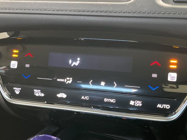 【シートヒーター】寒い日に重宝するシートヒーター!エアコンより早く温まってくれるので寒がりの人も安心ですね♪エアコンの温風は乾燥するから苦手、という方にもをおすすめです。