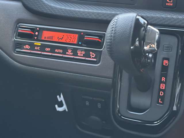���[�Ԃ܂łɎԗ������Ȃǐ�C�X�^�b�t����Ƃ������܂��� �����̓X�`�[�������͂��߁A�ł��邾���C���悭����肢��������悤�����������܂�!�O���͋@�B�Ŗ����������āA���b�N�X�R�[�e�B���O�������Ă��܂��B