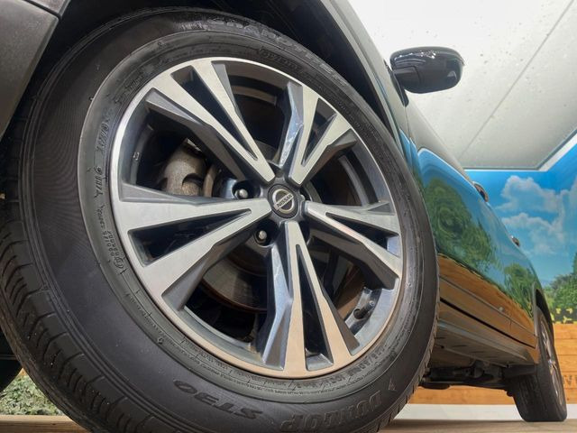 �y����17�C���`�A���~�z�C�[���z�O�ςɃ}�b�`���������A���~�z�C�[���𑕒����Ă���܂��B�e��ЊO�A���~�z�C�[����A�X�^�b�h���X�^�C�����戵�����Ă���܂��B���񂲑��k����������