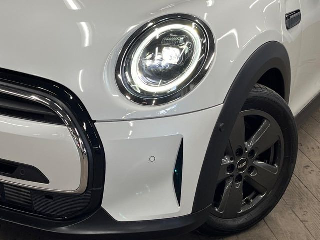 ��LED�w�b�h���C�g:��ԑ��s�����ǍD�Ȏ��E���m�ۂ����S���ĉ^�]�ł��鍂�P�xLED�w�b�h���C�g�𑕔�!�_�����x�������A����d�͂��}�����Ă��܂��B