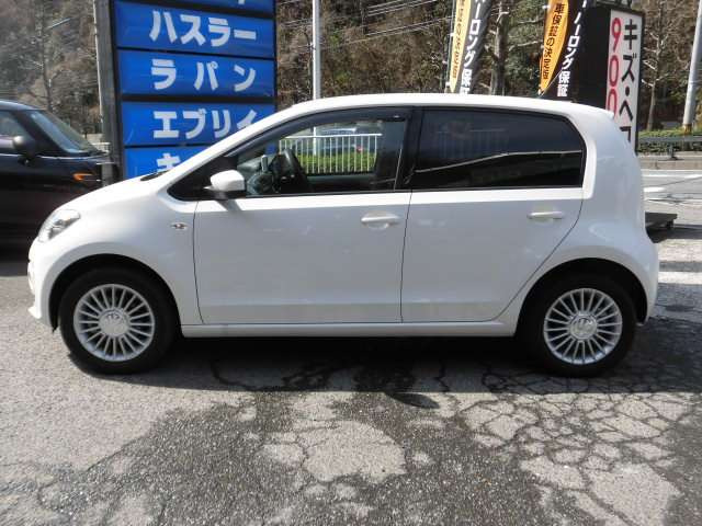 ���Ђ́u�i���ƃv���C�V���O�v��O��I�ɂ������A�ŐV��������A���^�C���Ɍ������A�S�����x���̈����Ŕ̔����Ă���܂��B�d����Ɋւ��܂��Ă��A�S�ԕK�����Ђ̎d����S�����ڂŌ��Č��I���Ďd����Ă���܂��B