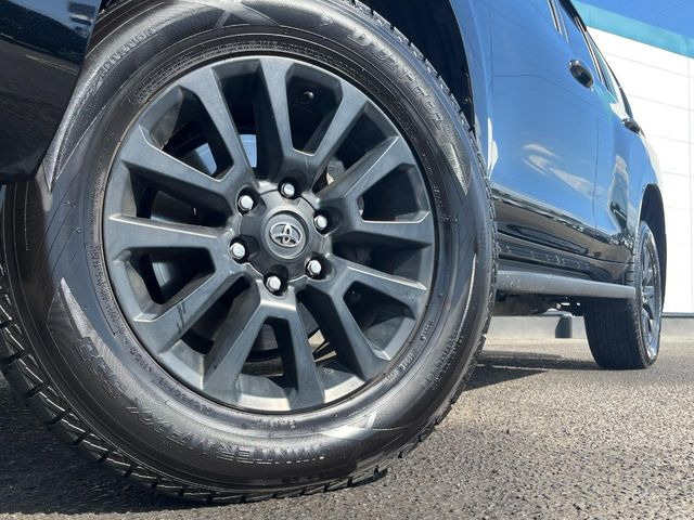 �y����18�C���`�A���~�z�C�[���z�O�ςɃ}�b�`���������A���~�z�C�[���𑕒����Ă���܂��B�e��ЊO�A���~�z�C�[����A�X�^�b�h���X�^�C�����戵�����Ă���܂��B���񂲑��k����������