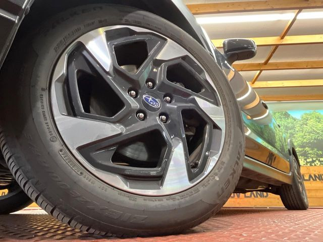 �y����18�C���`�A���~�z�C�[���z�O�ςɃ}�b�`���������A���~�z�C�[���𑕒����Ă���܂��B�e��ЊO�A���~�z�C�[����A�X�^�b�h���X�^�C�����戵�����Ă���܂��B���񂲑��k����������