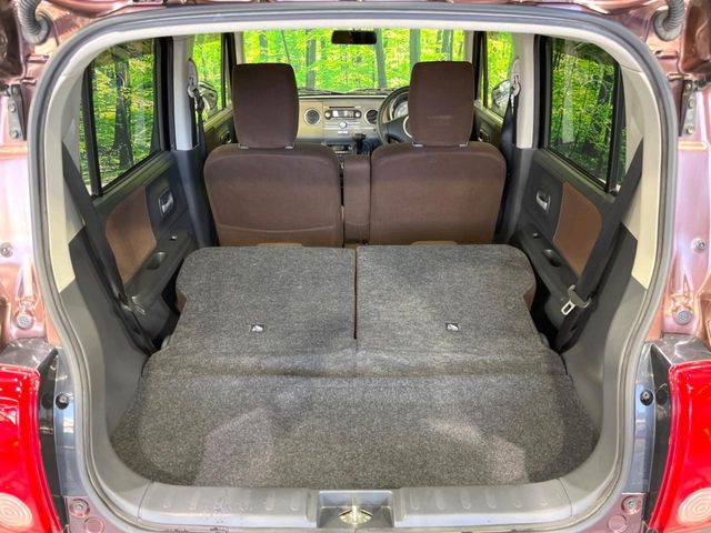 ���i�̂���������ʋ΁A���}���ɏ\���ȉ׎��X�y�[�X���m�ۂ��Ă���܂��B�Z�J���h�V�[�g��|���ƁA�傫�ȉו��̐ύڂ��\�ł���