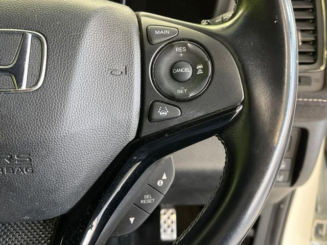 【アダプティブクルーズコントロール】高速道路での長距離走行が楽に!!自動で速度を保つクルーズコントロールが、衝突軽減システムと連携し、前方の車両を感知して車間を保つように速度調節してくれます!!