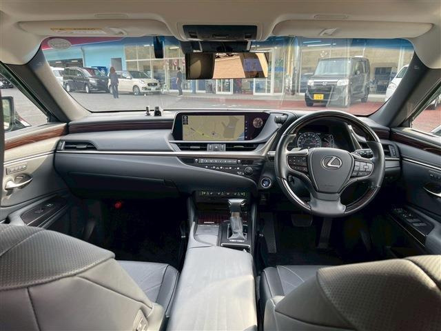 ES300h バージョンL