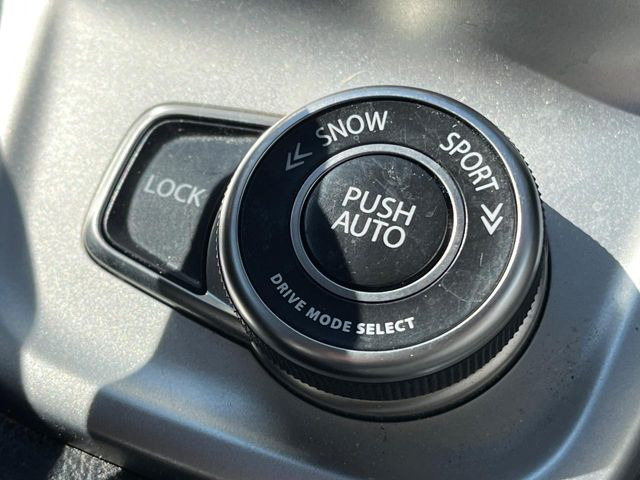 【ドライブモードセレクト】コンフォートな乗り味からスポーティな乗り味までスイッチ一つで切り替え可能。シーンや気分に合わせたモードを選べば、いつものドライブがより一層楽しくなります♪