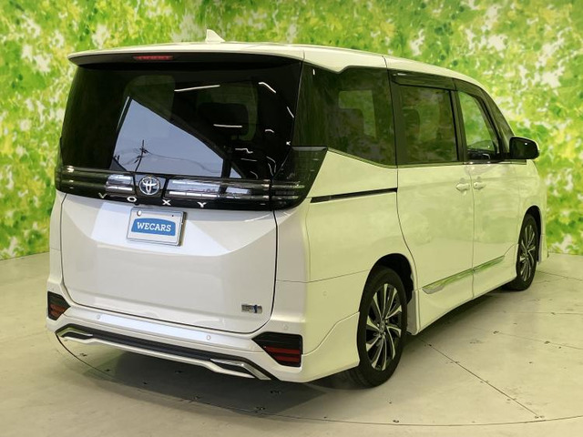 ヴォクシー1.8 ハイブリッド S-Z