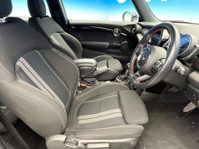 ���V�[�g�̎g�p��:�j��E�ւ�������Ȃ��A�����̒ʂ肫�ꂢ�ȏ�Ԃ��ێ����Ă���܂��B�܂��A�����N���[�j���O�E�R�[�e�B���O�����p�����������܂��B